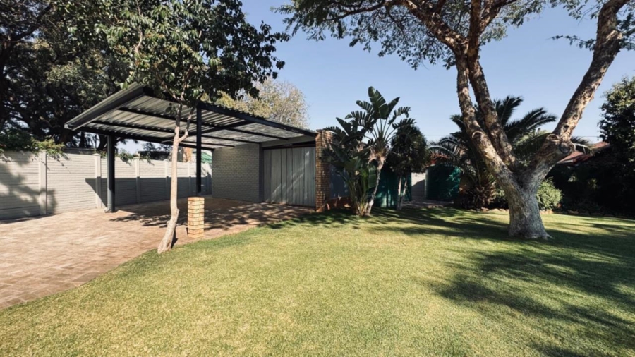 3 Bedroom Property for Sale in Rhodesdene Northern Cape